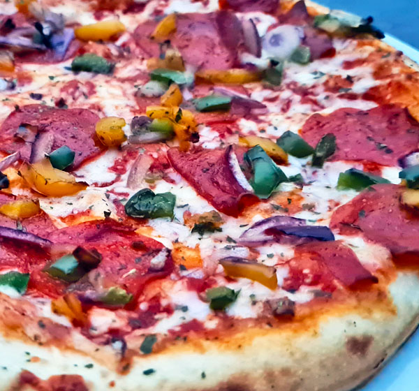 Pizza Diavolo die italienische Art neue Rezeptur